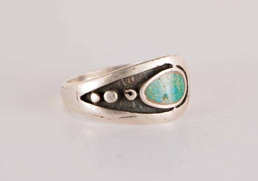 vintage old pawn navajo jewelry ring silver turquoise for sale purchase consign sell auction art gallery museum denver colorado