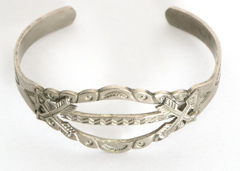 vintage old pawn navajo jewelry bracelet silver Native American Indian antique vintage art for sale purchase auction consign denver colorado art gallery museum